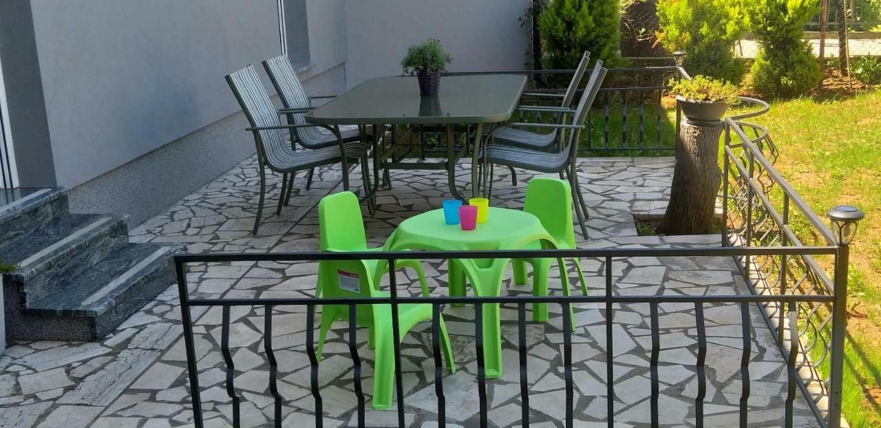 Rainbow Apartment Pula Exterior foto